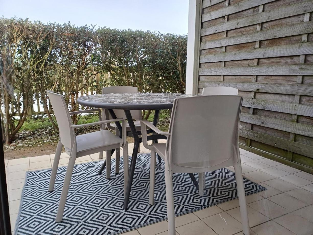 Le 501 F2 De Plain-Pied Avec Terrasse Apartment Courseulles-sur-Mer Exterior foto